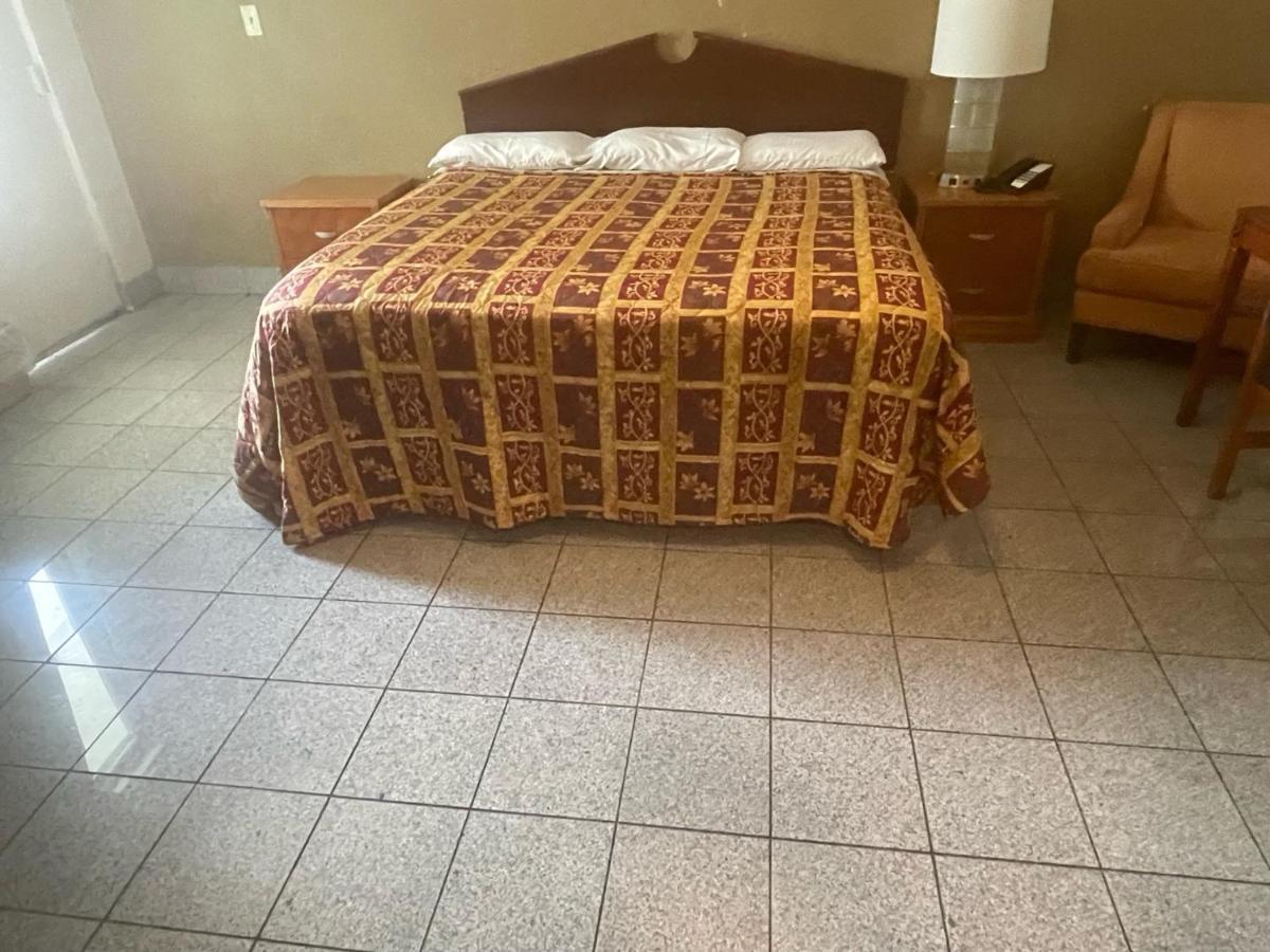 Budgetel And - Motel Louisville